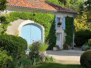 B&B / Chambres d'hotes Le logis de Lasteyrie : Suite Familiale