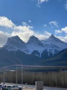 Amazing mountain views 1bd Apartment Canmore Banff - Dead Man's Flats