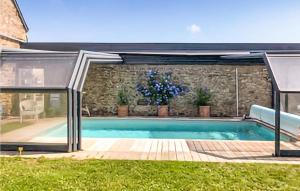 Maisons de vacances Beautiful Home In Pleudaniel : photos des chambres