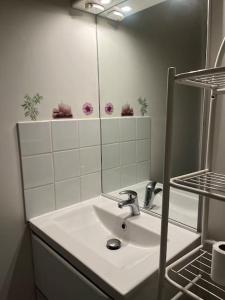 Appartements Chablis : petit studio en plein centre ville : photos des chambres