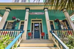 Historic Galveston Apartment - 1 Mi to The Strand! - Галвестон