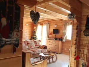 Maisons de vacances Chalet haut de gamme avec sauna, terrasse et jardin pres de la montagne vosgienne - FR-1-589-185 : photos des chambres