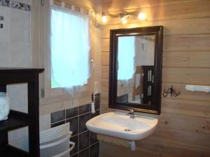 Maisons de vacances Chalet haut de gamme avec sauna, terrasse et jardin pres de la montagne vosgienne - FR-1-589-185 : photos des chambres