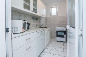 Apartments with a parking space Vir 20200