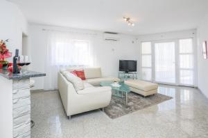 Apartments by the sea Vir - Lozice, Vir - 20202