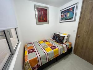 HERMOSO APTO CON VISTA a LAS MONTAÑAS DEL QUINDÍO CERCA de TODO