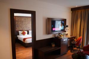 Saugandhika West Gate