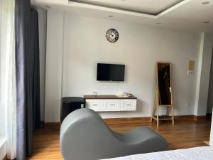 The Land Hotel & Apartment