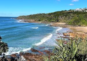 Styled 3 BR Tropical Family Home w Pool at Coolum