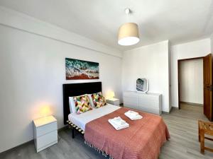 Albufeira Downtown With Pool by Homing