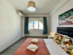 Albufeira Downtown With Pool by Homing