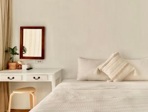 Nhà 2 Phòng Ngủ (Two-Bedroom House)