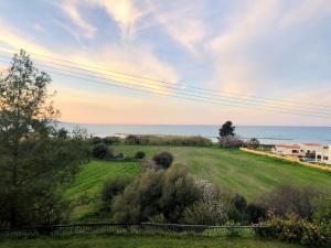 White House studio with sea view and parking