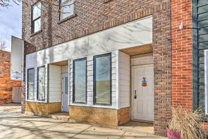 Pet-Friendly Downtown Hettinger Apt with Yard!