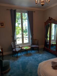 B&B / Chambres d'hotes Chateau Maleplane : photos des chambres
