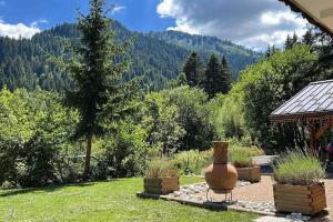 Chalets Family Chalet, Stunning Views & New Hot Tub : photos des chambres