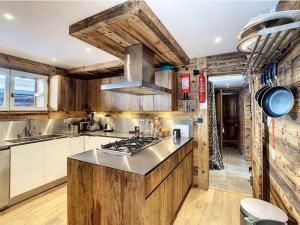 Family Chalet, Stunning Views & New Hot Tub