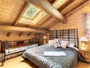 Chalets Family Chalet, Stunning Views & New Hot Tub : photos des chambres