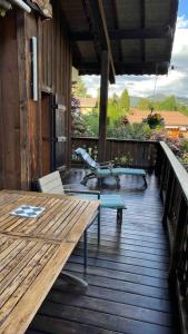 Chalets Family Chalet, Stunning Views & New Hot Tub : photos des chambres