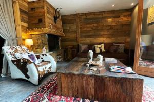 Chalets Family Chalet, Stunning Views & New Hot Tub : photos des chambres