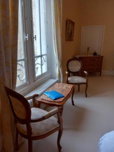 B&B / Chambres d'hotes Chateau Maleplane : photos des chambres