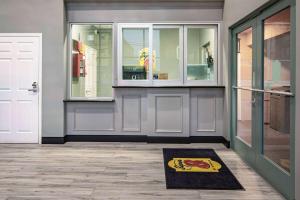 Super 8 by Wyndham North Hollywood