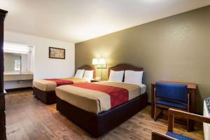 Double Room with Two Double Beds - Non-Smoking room in Econo Lodge Bartlesville Hwy 75