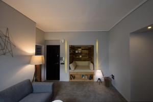 Super modern minimal flat nr metro & arch. Museum