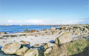 Nice Home In Plounéour-Trez With Sauna