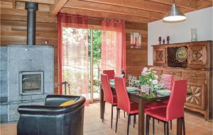 Nice Home In Plounéour-Trez With Sauna