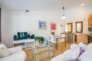 Ideal Property Mallorca - Casa Pequeña