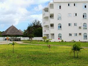 PahaliMzuri Kijani - 1 Bedroom Beach Apartment with Swimming Pool