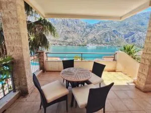 Stunning view to Kotor bay and Old town - C2 Vista - Muo