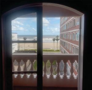 Apartamento a 50 mt da praia, tudo novo