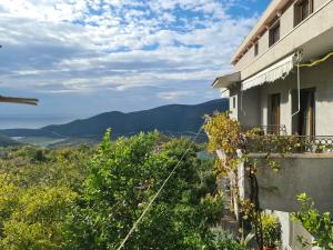 Villa Deloik Ante`s Hill House