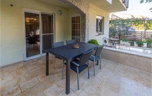 Gorgeous Apartment In Medulin With Wifi