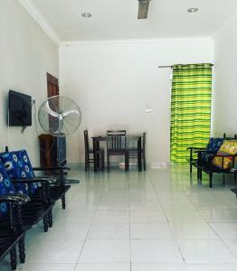 Hj Hassan Guest House Bungalow B
