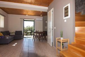 Mani Cosy View Maisonette