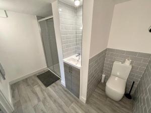 Fantastic convenient 2 Bedroom 2 bathroom Perfect for Stansted Airport, 3 minute walk to Bishops Stortford Train Station!