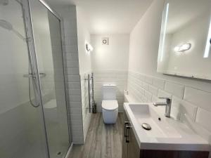 Fantastic convenient 2 Bedroom 2 bathroom Perfect for Stansted Airport, 3 minute walk to Bishops Stortford Train Station!