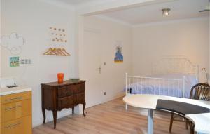 Appartements Nice apartment in Bergerac with WiFi and 2 Bedrooms : photos des chambres