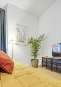 Travel and Live Faria Guimarães