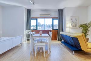 Travel and Live Faria Guimarães