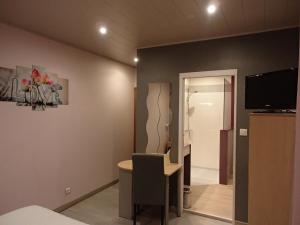 B&B / Chambres d'hotes Le P'tit Bonheur : Chambre Double