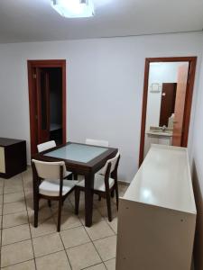 AP1310 - Região dos hospitais e CASV, piscina e garagem