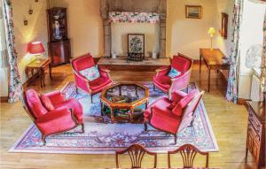 Cozy Home In Taulé With Kitchen