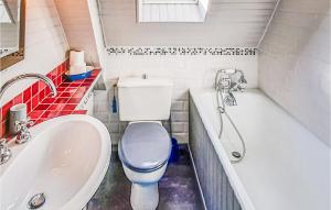 Maisons de vacances Cozy Home In Taul With Kitchen : photos des chambres