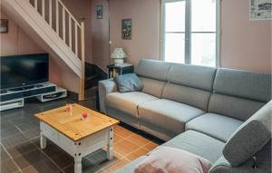 5 Bedroom Gorgeous Home In Longvilliers