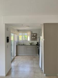 Roca Trust II Semipiso de 3 ambientes para 4 personas en zona güemes con cochera