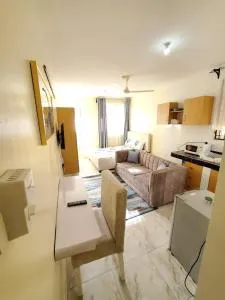 Lux Suites Carina Studio Apartments - Mwakirunge